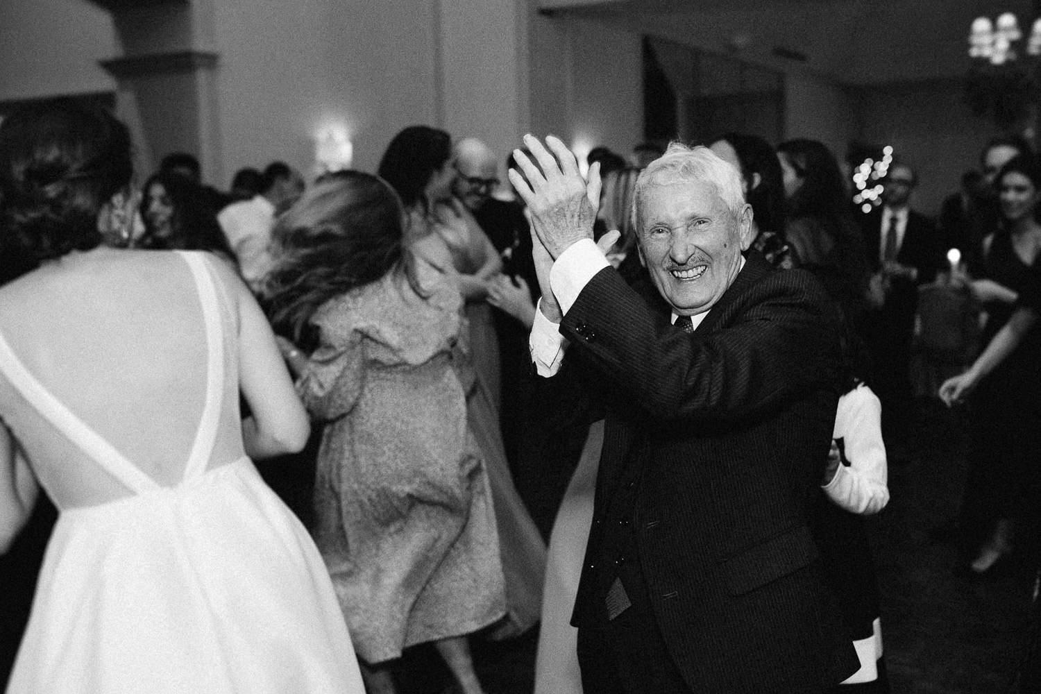 grandpa-dancing-at-reception