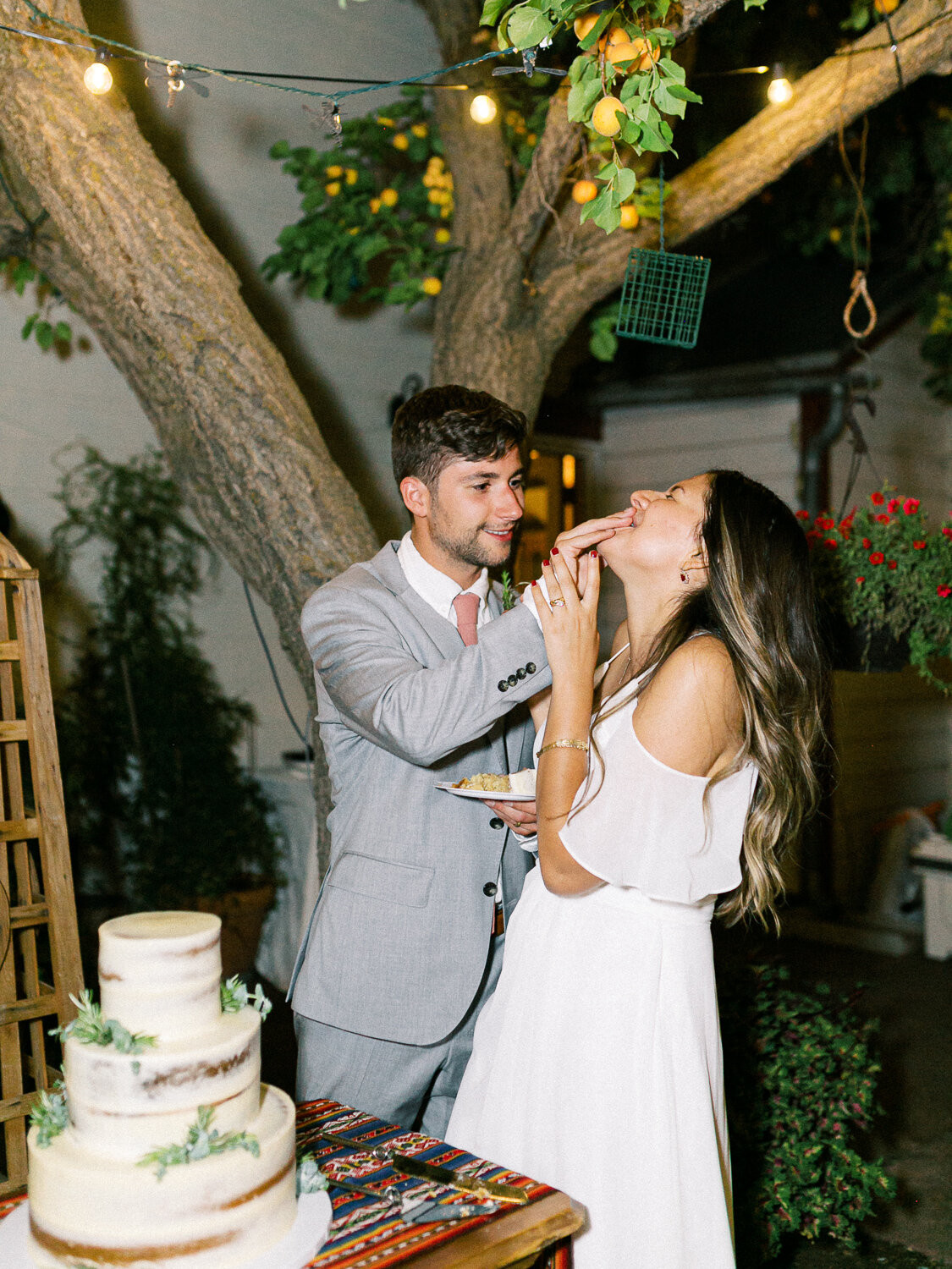 bride-and-groom-eating-cake